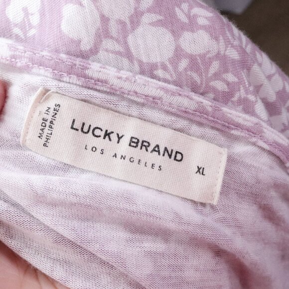 Lucky Brand | Short Sleeve V Neck Top XL - Picture 5 of 6